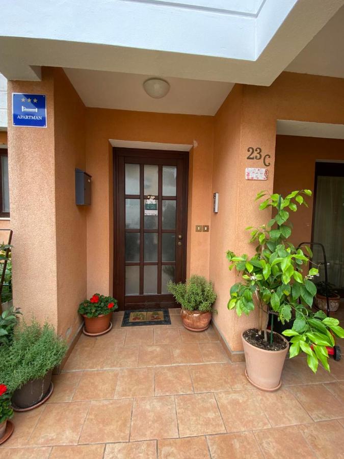 Apartman Rose-2025 Renovated Garden View Poreč Exterior foto